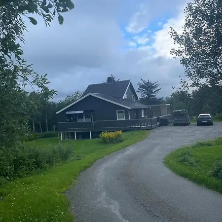 Nybygd Og Fin Liten I Stamsund, Midt I Lofoten *